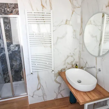 Dadà - Luxury Affittacamere 3*